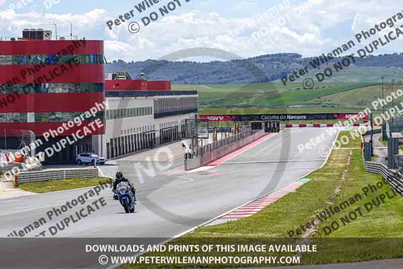 cadwell no limits trackday;cadwell park;cadwell park photographs;cadwell trackday photographs;enduro digital images;event digital images;eventdigitalimages;navarra;no limits trackdays;peter wileman photography;racing digital images;trackday digital images;trackday photos